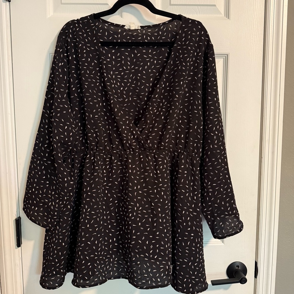 Women’s Black and White Patterned Blouse Plus Size 3X